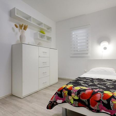Apartman Laura 克尔克 外观 照片